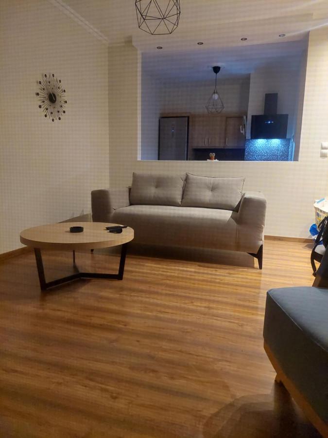 Luxury Apartment Overlooking The Citadel Of Tsakas 아테네 외부 사진